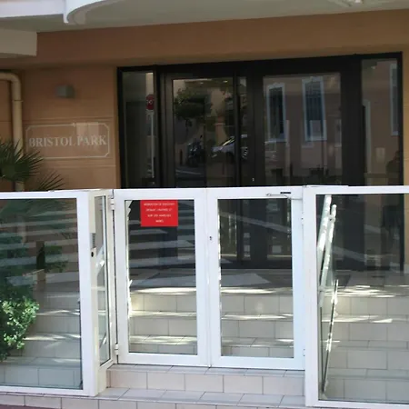 Bristol Park - Parking - 5mn Walk From Palais Des Festivals * Cannes